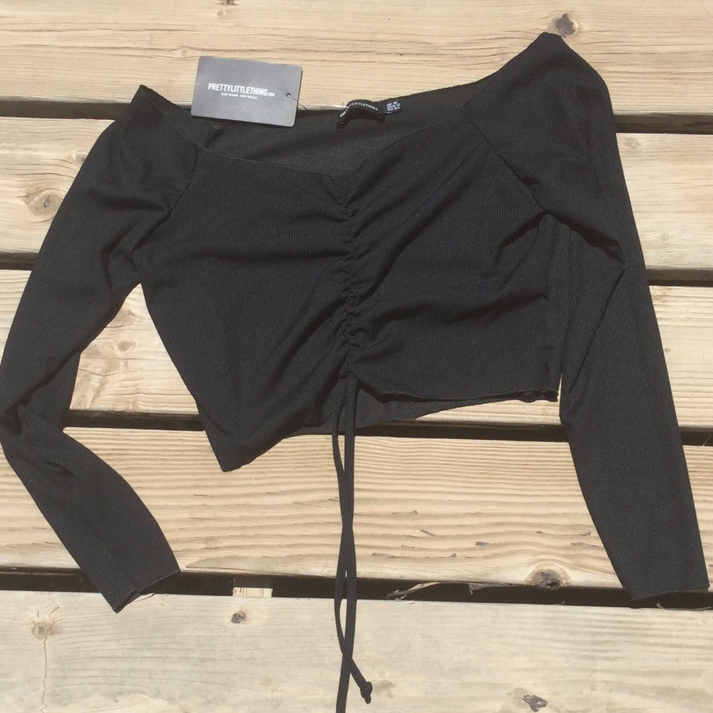 PRETTYLITTLETHING CROP